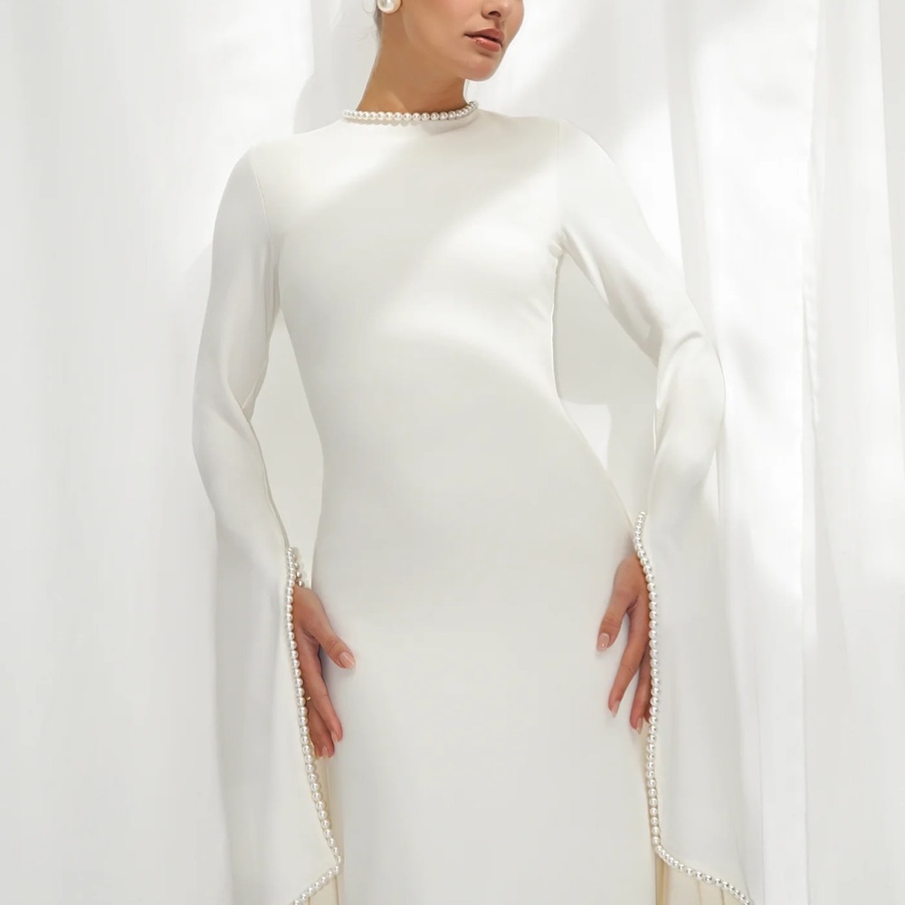 Khanum’s Kadela Gown - Picture 4 of 6